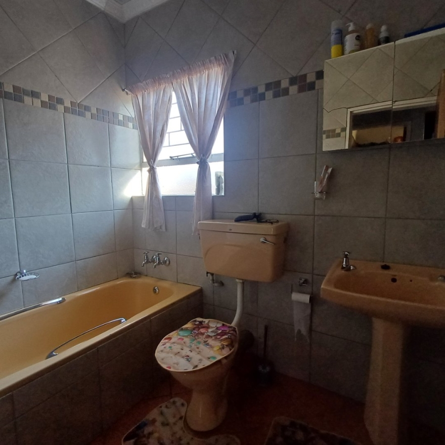 3 Bedroom Property for Sale in La Hoff North West